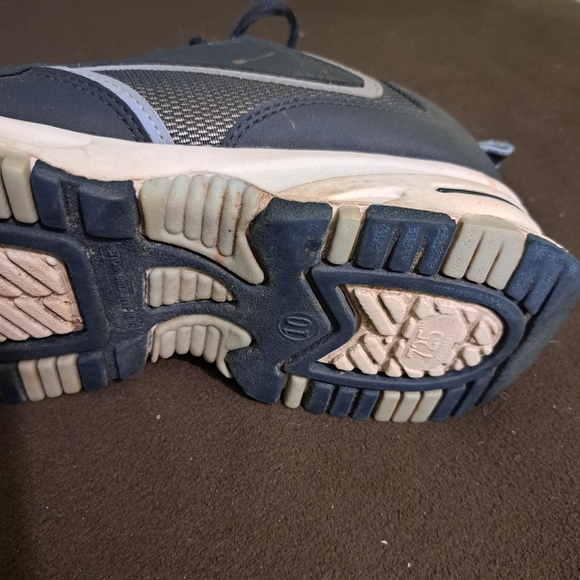 725 Running Shoes - Picture 9 of 9